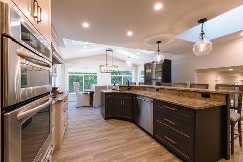 https://fourtconstruction.comb2